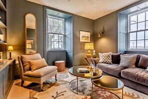 Televisión y chimenea 