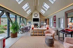 Télévision, cheminée