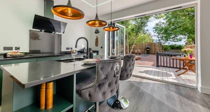 4 Bed in Berwick-upon-Tweed (oc-h29940)