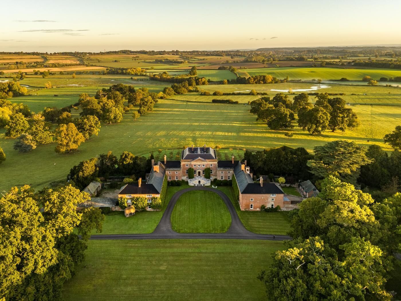 المنشأة من الخارج