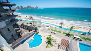 Pool - Stunning Malecon Condo Torre Azul (Mazatlan)