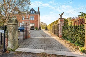 Property grounds - 3 Bed in Longtown (oc-h30069) (Longtown)