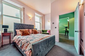 Bügeleisen/Bügelbrett, kostenloses WLAN, Bettwäsche