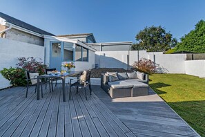 Outdoor dining - 3 Bed in Saundersfoot (oc-b30014) (Saundersfoot)