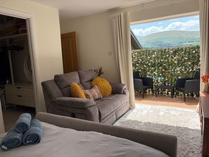 Iron/ironing board, free WiFi, bed sheets - 1 Bed in Libanus (oc-a30084) (Libanus)