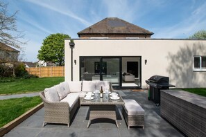 Outdoor dining - 4 Bed in West Runton (oc-c30082) (West Runton)