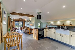Microwave, oven, dishwasher, highchair - 1 Bed in Saltfleetby (oc-b30073) (Saltfleetby)