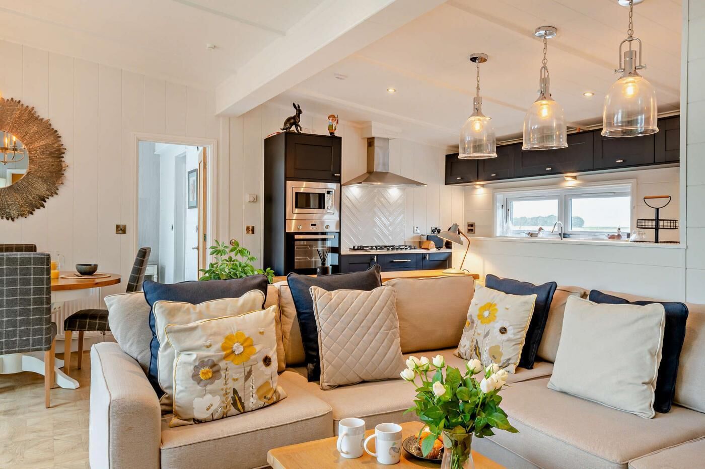 Télévision, cheminée