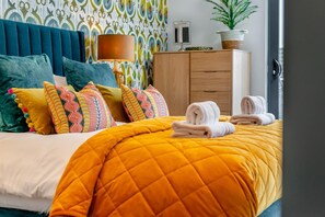 Travel cot, free WiFi, bed sheets - 4 Bed in Carbis Bay (oc-r30048) (Carbis Bay)