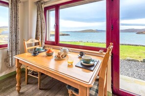 Dining - 1 Bed in Reef (oc-r30134) (Uig)