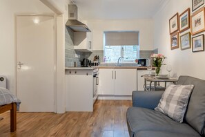 Interior - 1 Bed in Ningwood (oc-n30157) (Ningwood)