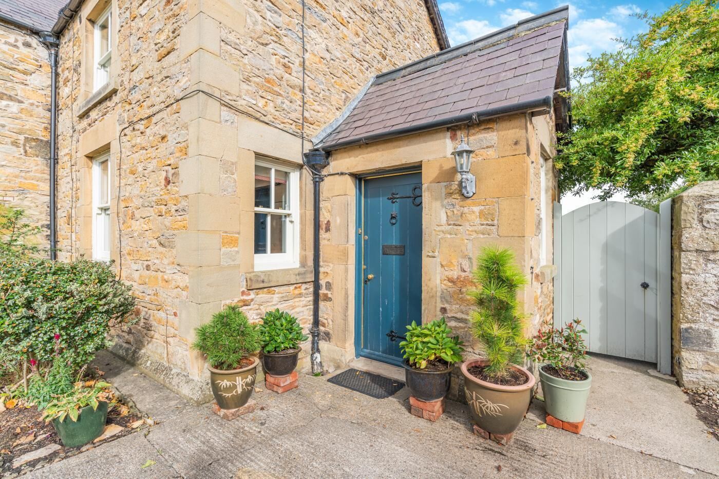 تفاصيل الفندق من الخارج