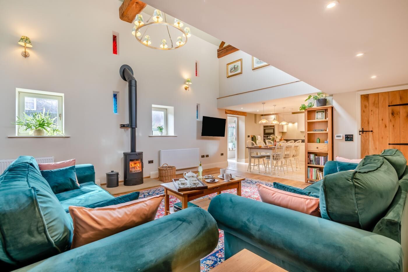 Télévision, cheminée