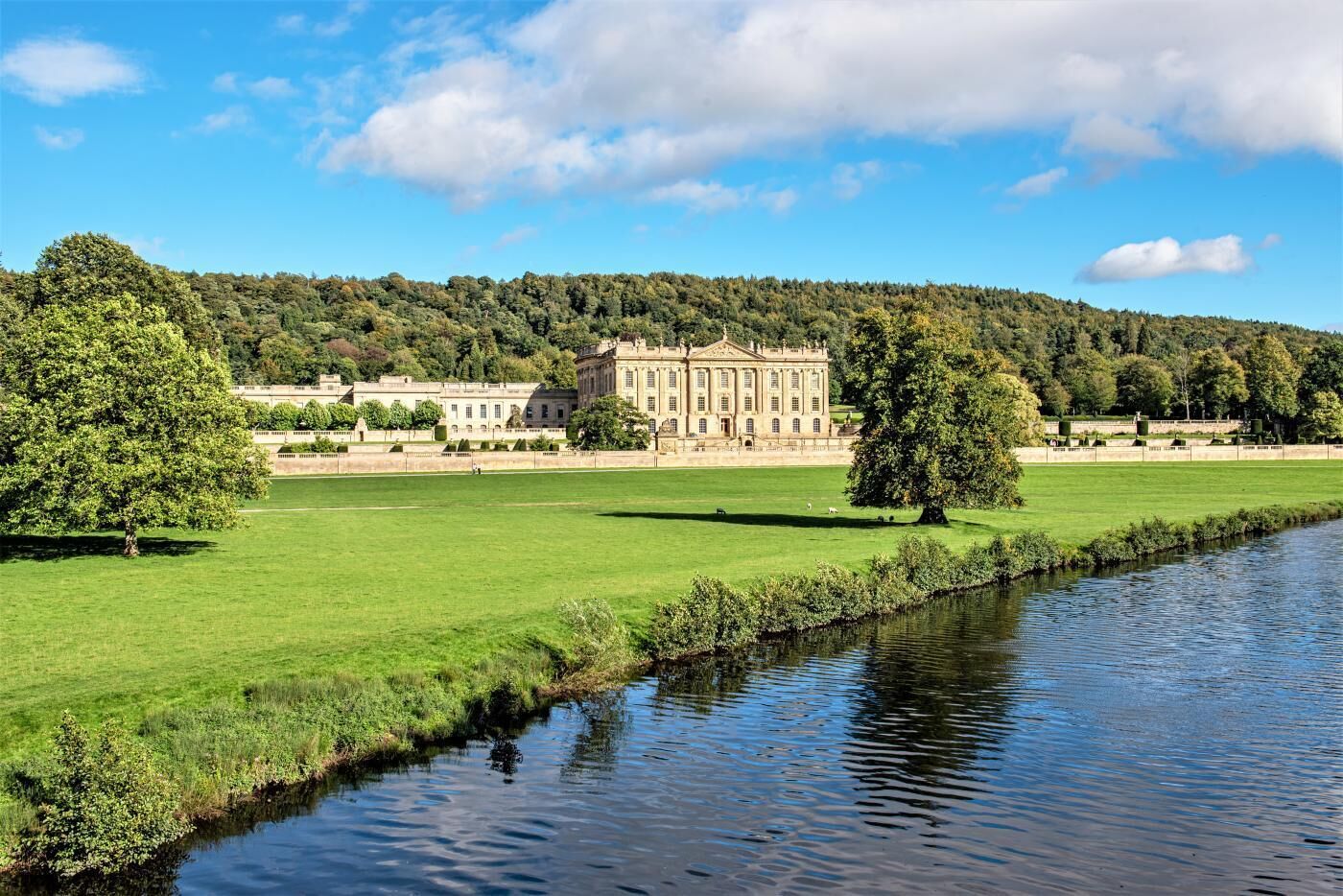 المنشأة من الخارج