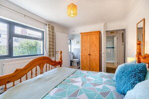 Room - 4 Bed in Tenby (oc-s30142) (Tenby)