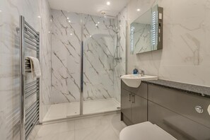 Towels - 4 Bed in Capel Bangor (oc-m30145) (Capel Bangor)