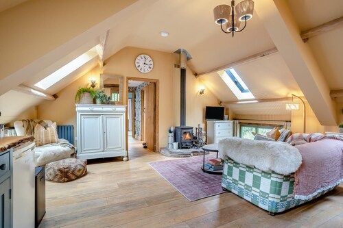 2 Bed in Cwmdu (oc-l30162)