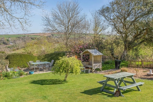 Outdoor dining - 1 Bed in Ilfracombe (oc-c30176) (Ilfracombe)