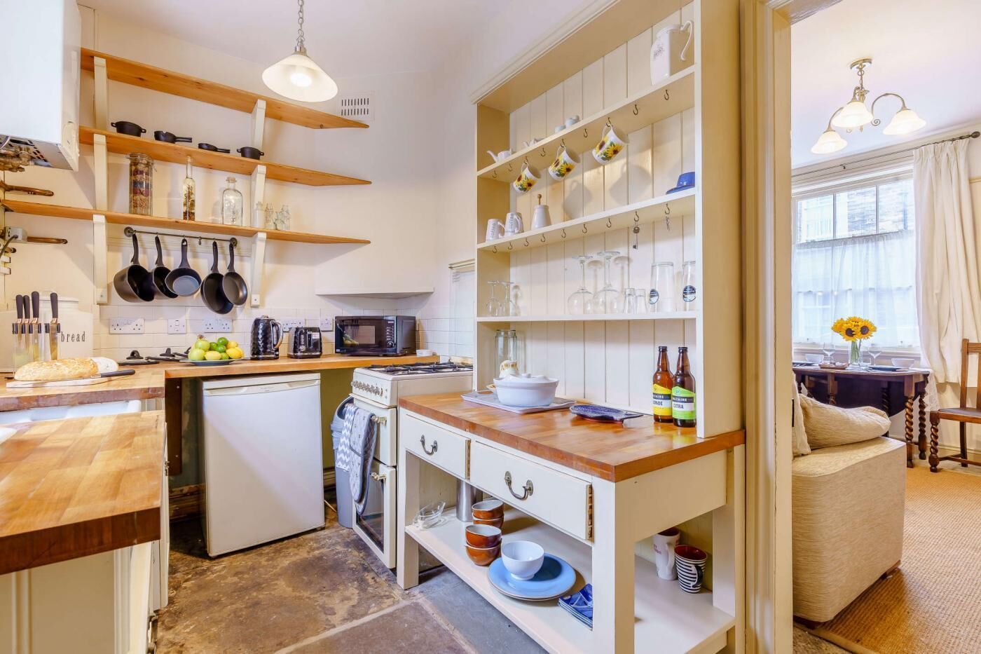 Oven, cookware/dishes/utensils