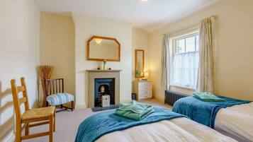 Iron/ironing board, free WiFi, bed sheets