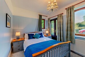 5 Schlafzimmer, Reisekinderbett, kostenloses WLAN, Bettwäsche