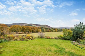Property grounds - 1 Bed in Broughton (oc-b30218) (Broughton)