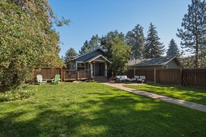Exterior - Westside Vibes - walkable w/ salt water hot tub too! (Bend)