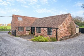 Exterior - 4 Bed in Nether Stowey (oc-c30195) (Dodington)
