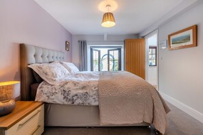 3 Schlafzimmer, Reisekinderbett, kostenloses WLAN, Bettwäsche