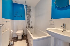 Towels - 3 Bed in Watchet (oc-c29959) (Watchet)