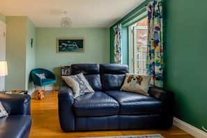 TV - 3 Bed in Watchet (oc-c29959) (Watchet)