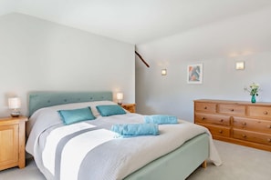 4 Schlafzimmer, Bügeleisen/Bügelbrett, Reisekinderbett, kostenloses WLAN
