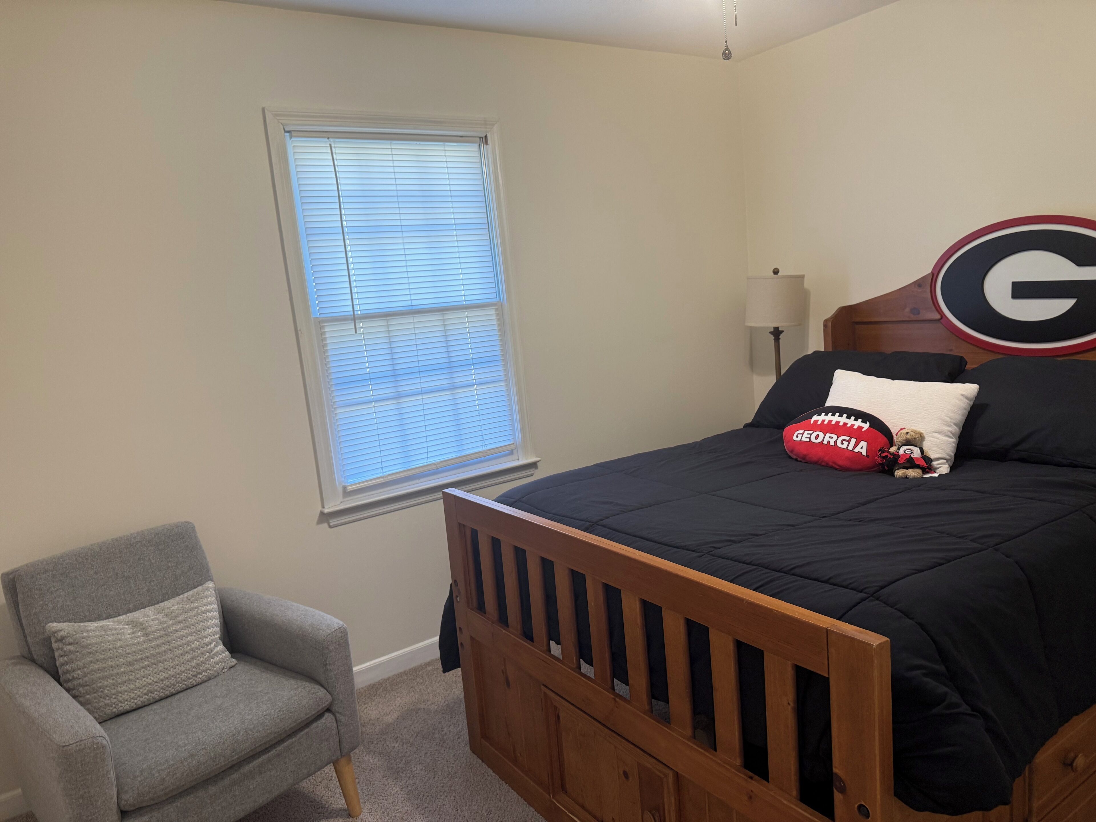 Planxa i posts de planxar, wifi i roba de llit 