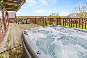 Terrace/patio - 4 Bed in Winnards Perch (oc-k30259) (Winnard's Perch)