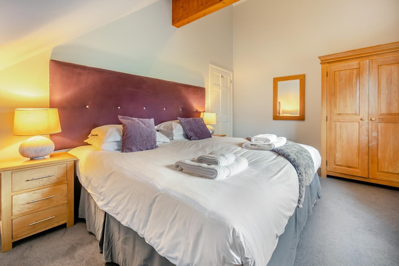 4 bedrooms, WiFi (free), bed sheets