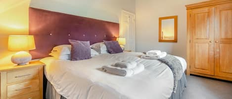 4 chambres, lit parapluie, Wi-Fi gratuit, draps fournis