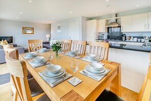 Dining - 4 Bed in Winnards Perch (oc-k30259) (Winnard's Perch)