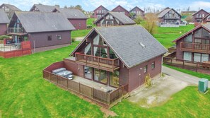 Exterior - Kudhva - Four Bedroom House, Sleeps 8 (Winnard's Perch)