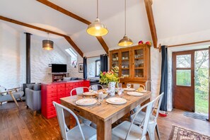 Dining - 3 Bed in Mathry (oc-t30243) (Mathry)