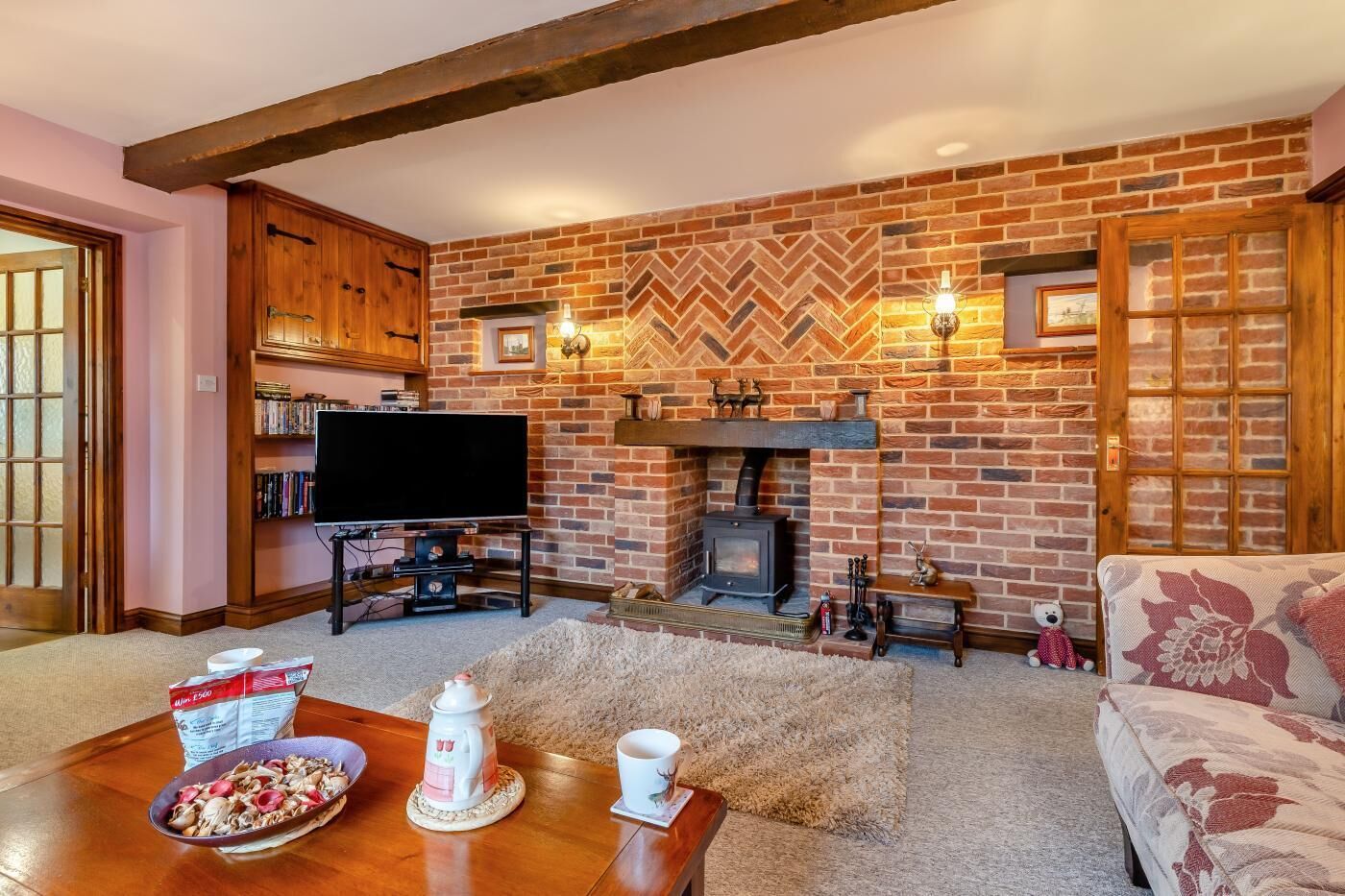 Televisie en een open haard