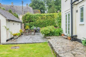 Outdoor dining - 2 Bed in Corfe Castle (oc-g30143) (Corfe Castle)