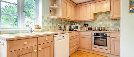 烤箱、洗碗机、厨具/餐具