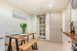 Dining - 3 Bed in Whitby (oc-p30284) (Whitby)