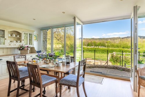3 Bed in Beaminster (oc-t30165)
