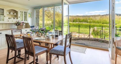 3 Bed in Beaminster (oc-t30165)
