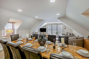 Dining - 5 Bed in Whitby (oc-h30227) (Whitby)