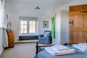 Fer et planche à repasser, Wi-Fi gratuit, draps fournis
