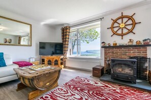 TV, fireplace - 4 Bed in Raw (oc-c30341) (Raw)