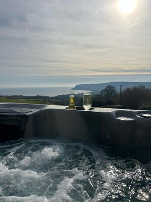 Outdoor spa tub - 4 Bed in Raw (oc-c30341) (Raw)