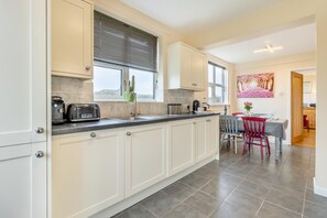 Microones, forn, rentaplats i trona 